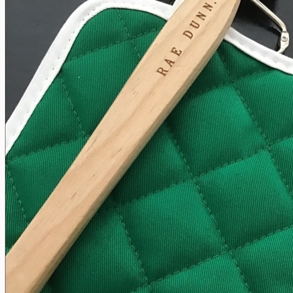 Rae Dunn Irish Spatula & Pot Holder In Kelly Green & White - Picture 6 of 6